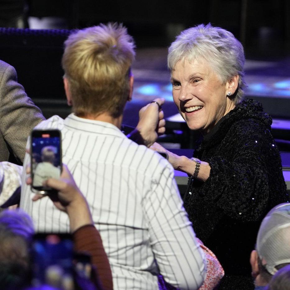 As Nashville toasts Anne Murray, stars call for Country Music Hall of Fame induction